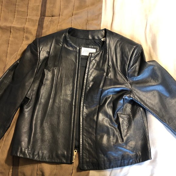 Lord and Taylor Woman's leather zipper jacket - Picture 1 of 4